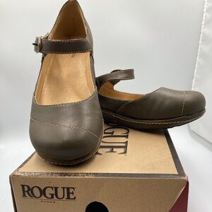 Vintage Rogue Maryjanes “Gracie” in Savoy Green, size 7 US, med.width, leather